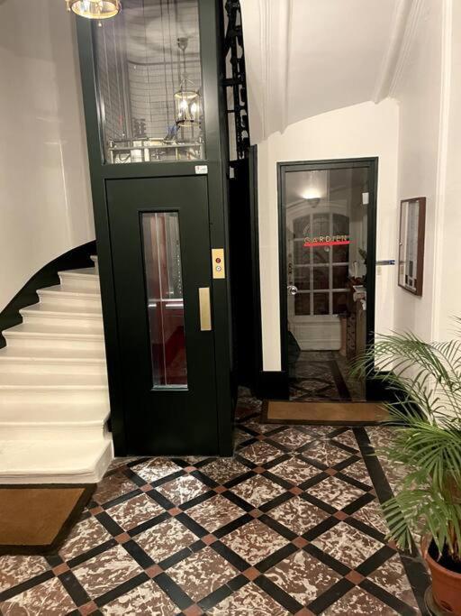 Magnifique Studio Champs-Elysee Apartamento Paris Exterior foto
